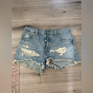 Levi jean shorts 501